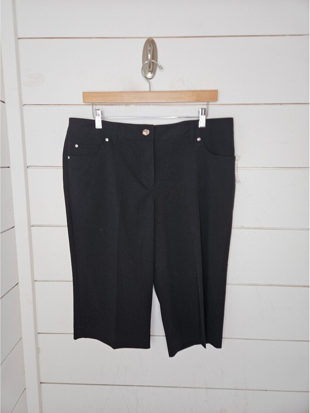 NWT Dress Barn size 14 black longer city shorts